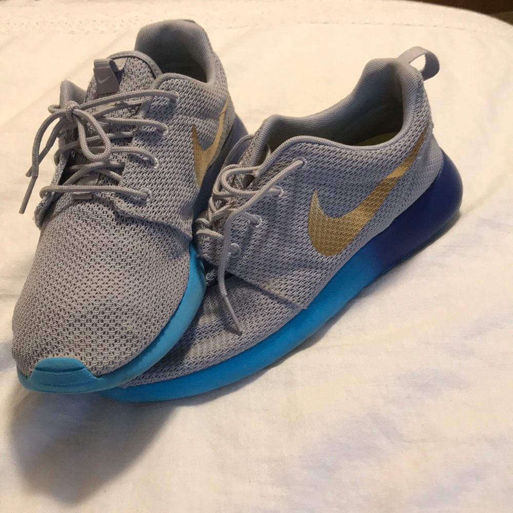 Running Shoes